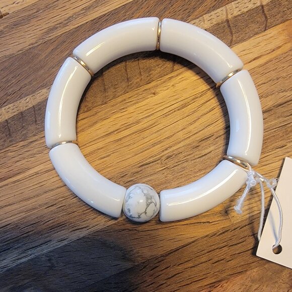 Meghan Browne Style Harry White Resin Beaded Chunky Stretch Bracelet - Picture 2 of 11